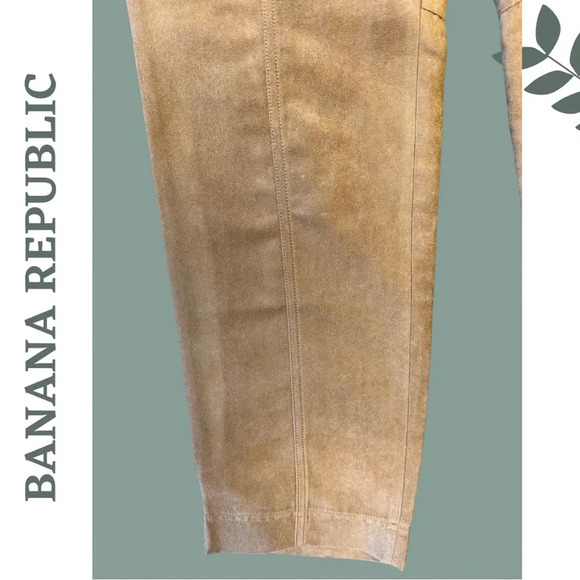 Banana Republic Women's Vegan
Suede Briwn Straight Leg Pant Brown
Size 6 - Picture 5 of 7